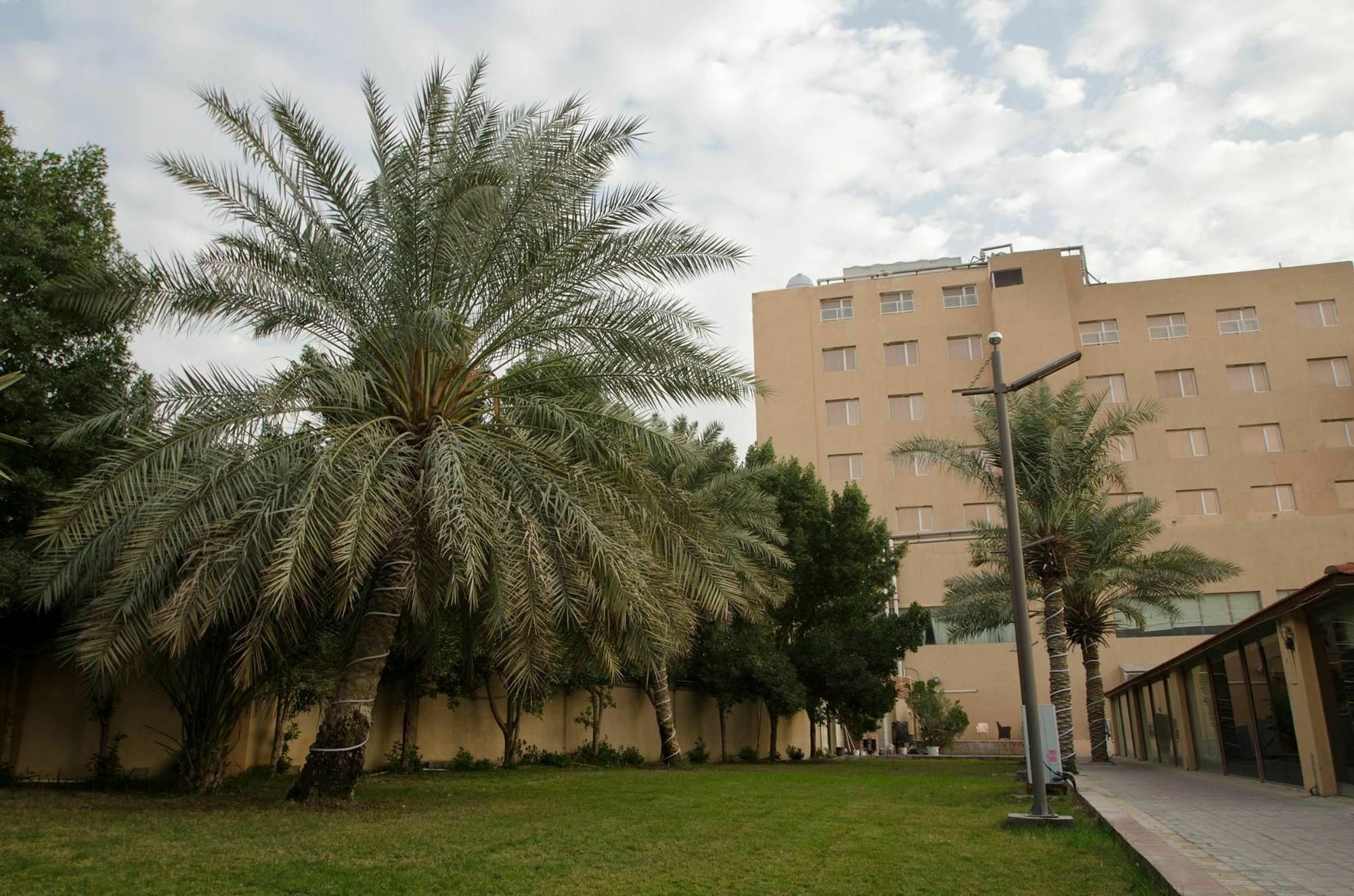 Hofuf Hotel Эль-Хаса Экстерьер фото